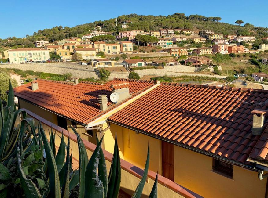 Capoliveri Appartamento Panoramico Con Terrazzo Eksteriør bilde
